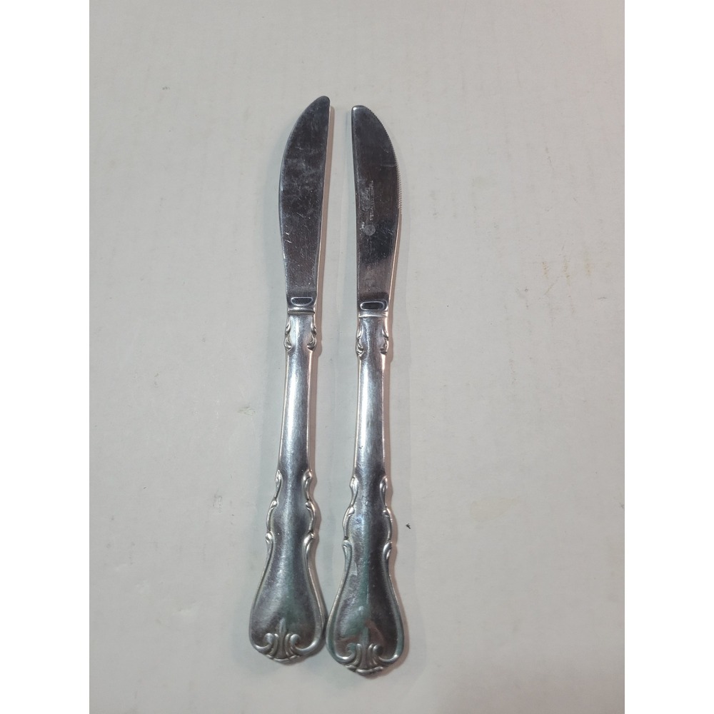 Cambridge Stainless Indonesia Scroll Pattern Serrated Dinner Knives Set of 2